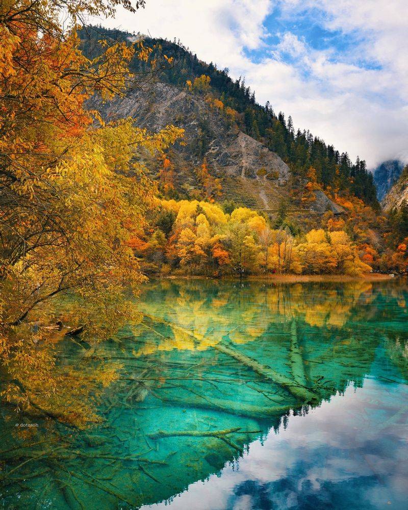 Jiuzhaigou Valley