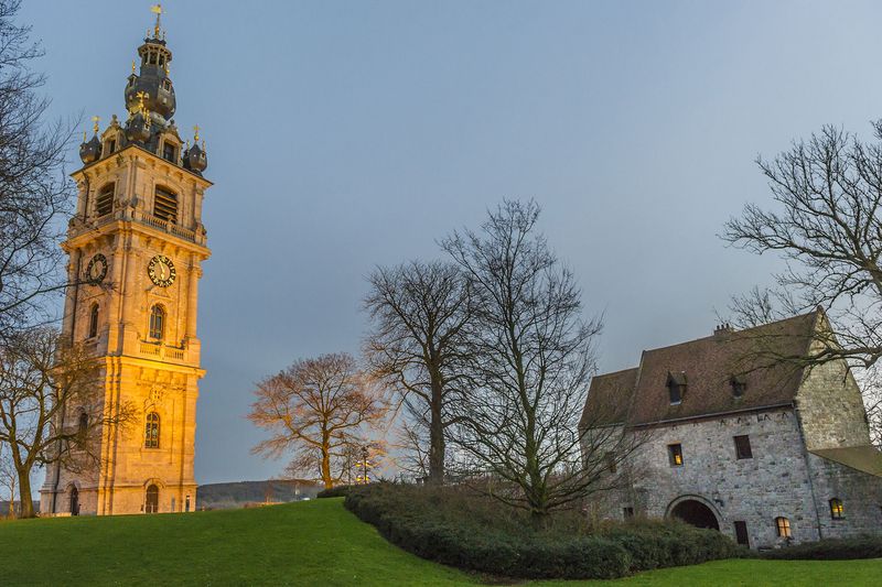 Mons