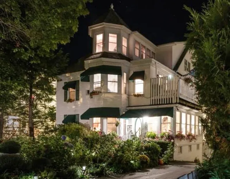 Charming Bed & Breakfast