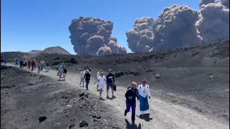 Tourism and Volcanic Hazards: A Delicate Dance