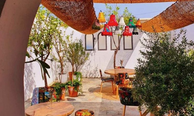 Cozy Emirati Cafe