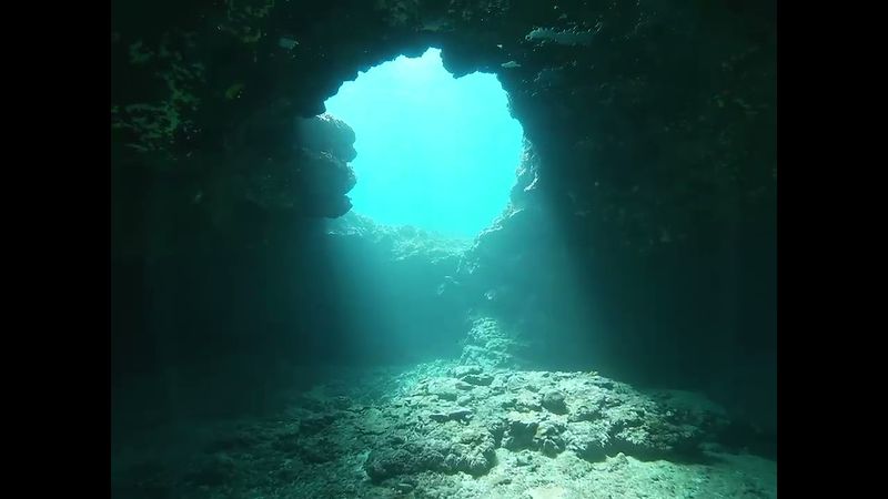 Makaha Caverns, Oahu