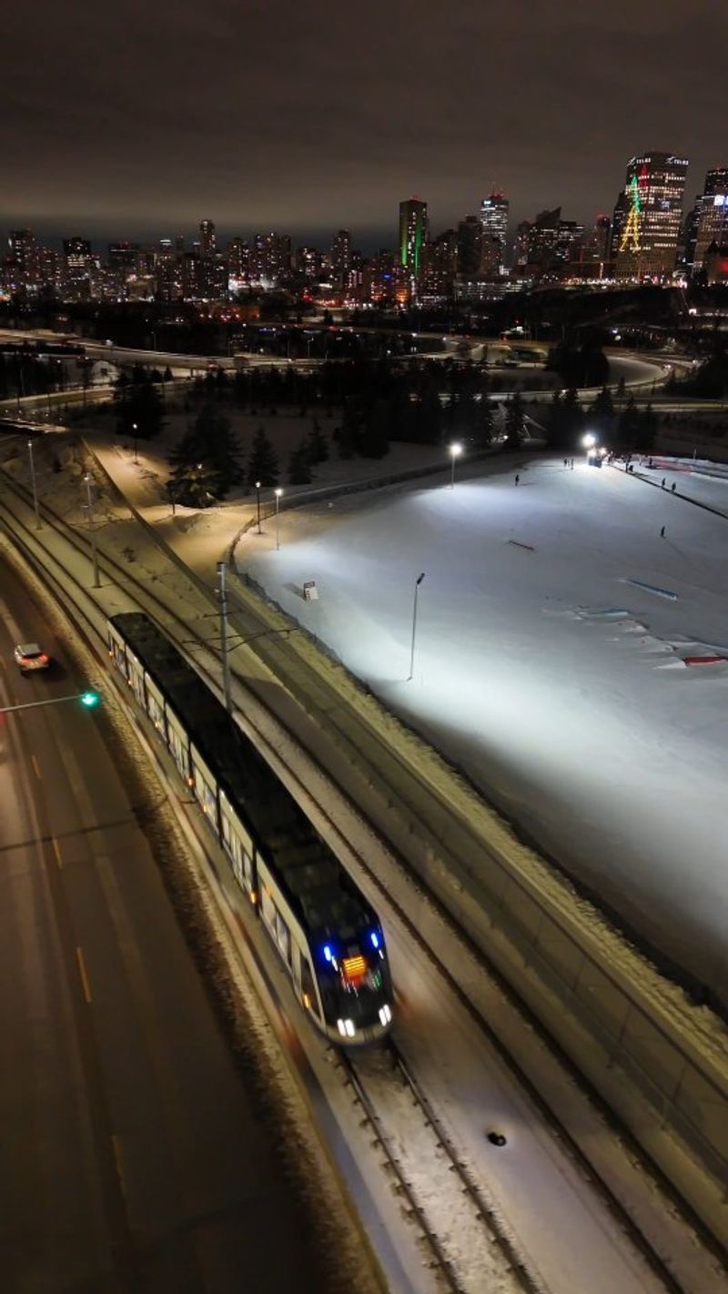 Route 12: The City of Lights Trail