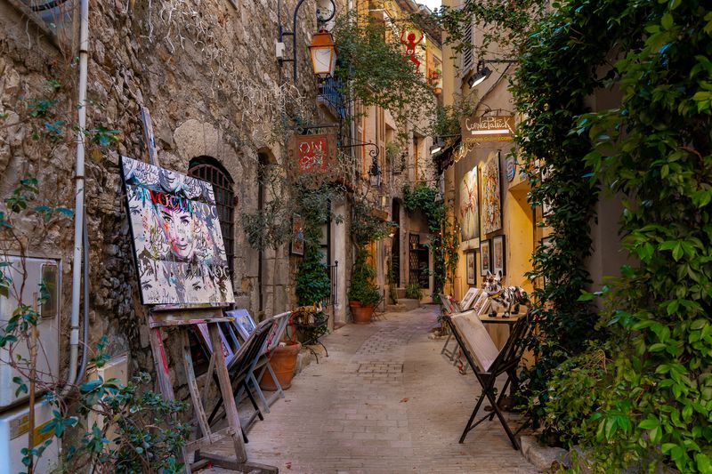 Mougins