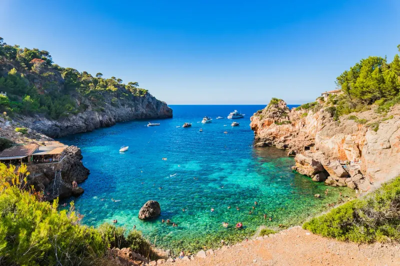 Majestic Cove