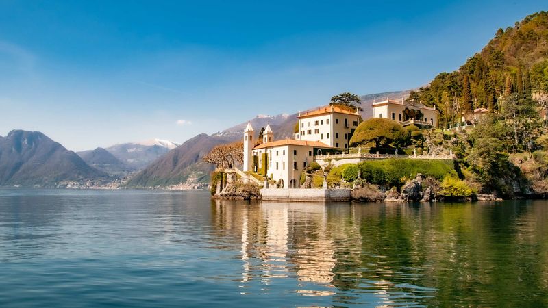 Lake Como's Tranquil Beauty