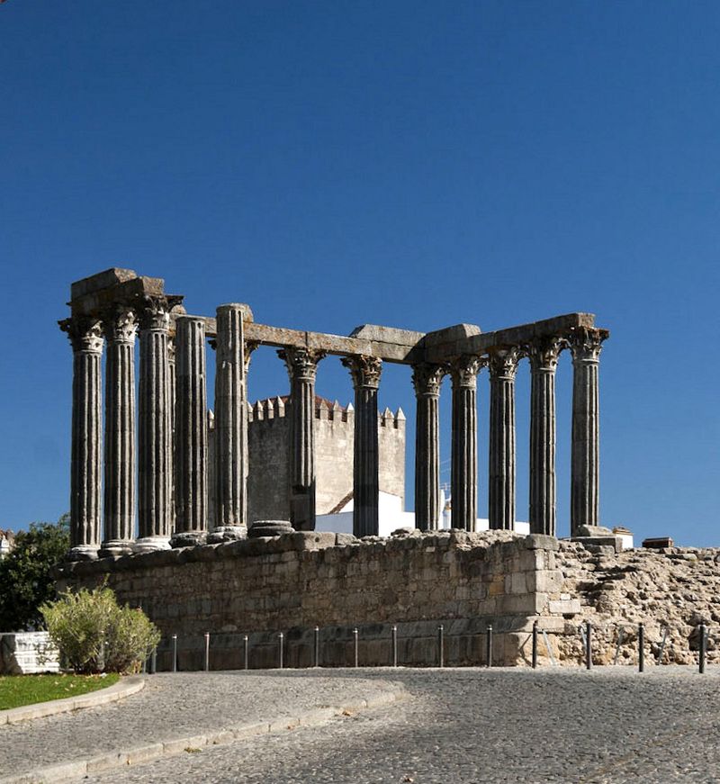 Évora