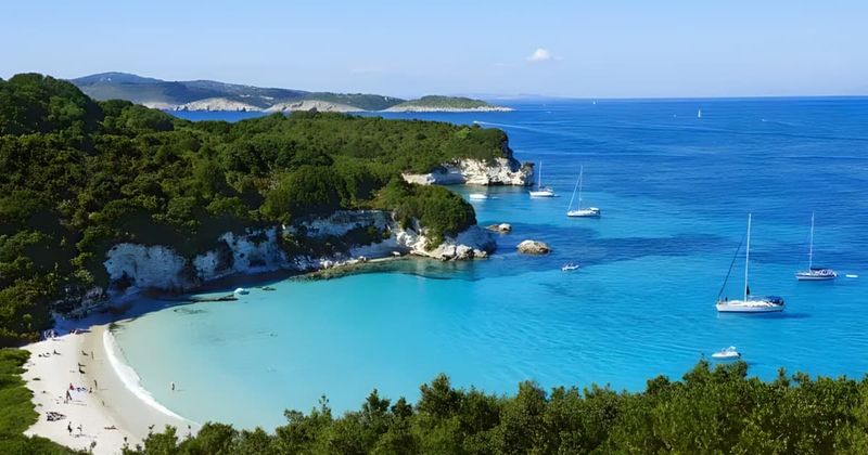 Voutoumi Beach