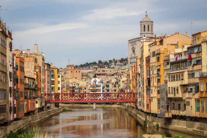 Bypass Barcelona, Visit Girona