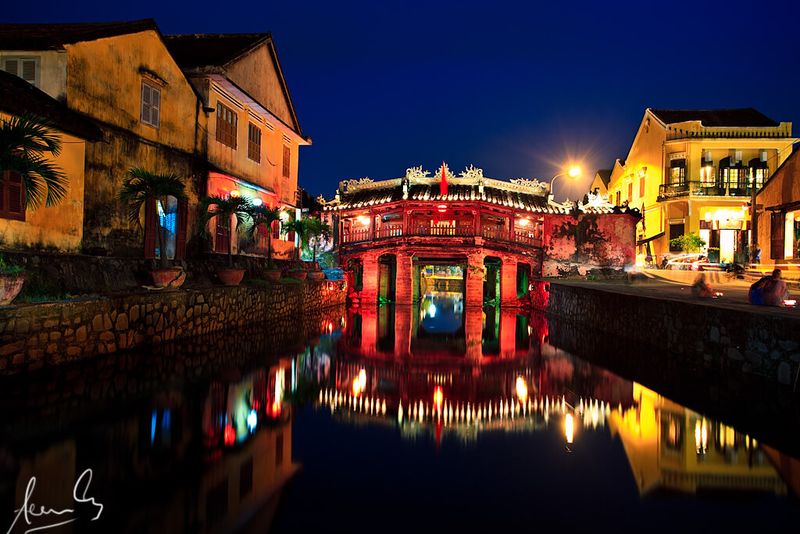 The Lantern-lit Bridge