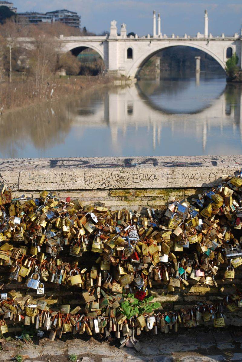 Ponte Milvio: Love Lock Bridge
