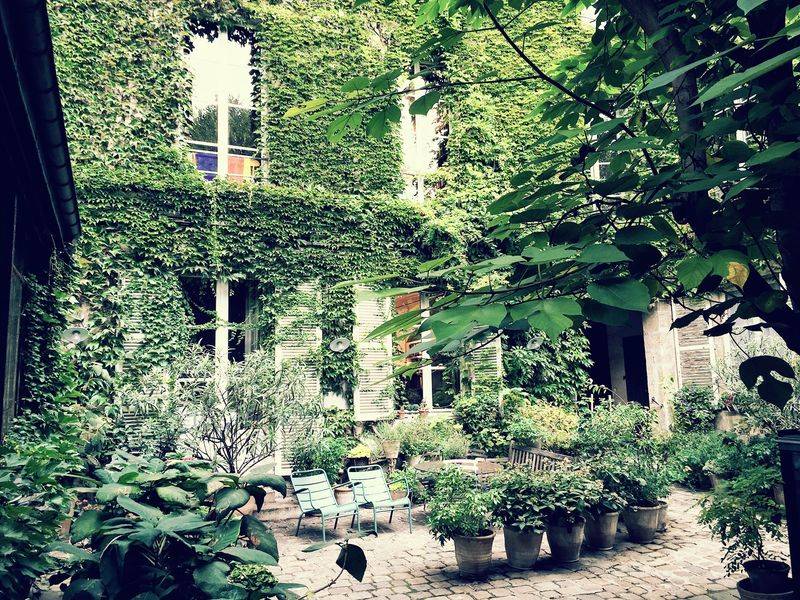 The Hidden Courtyards of Le Marais