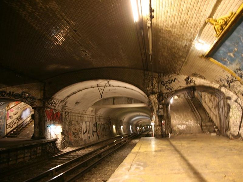 The Hidden Metro Station of Arsenal