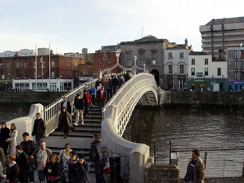 Tourist Trap: Ha'Penny Bridge, Dublin