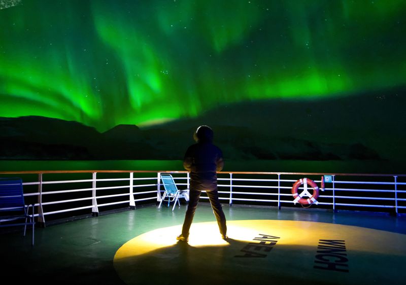 Truth 2: Northern Lights Spectacle