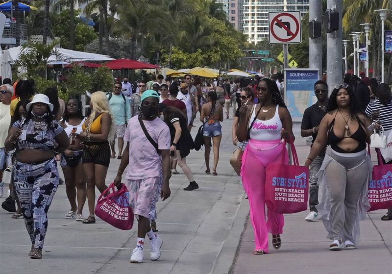 Skip: South Beach, Miami