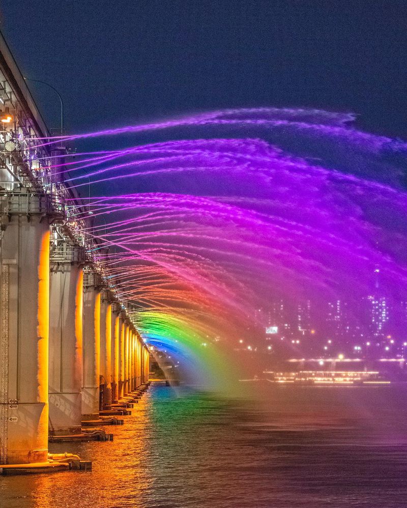 Banpo Bridge Rainbow Fountain