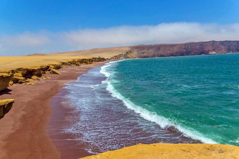 Playa Roja, Peru