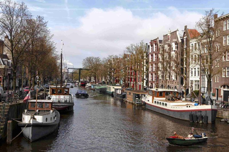 Relying Too Much on Guidebooks