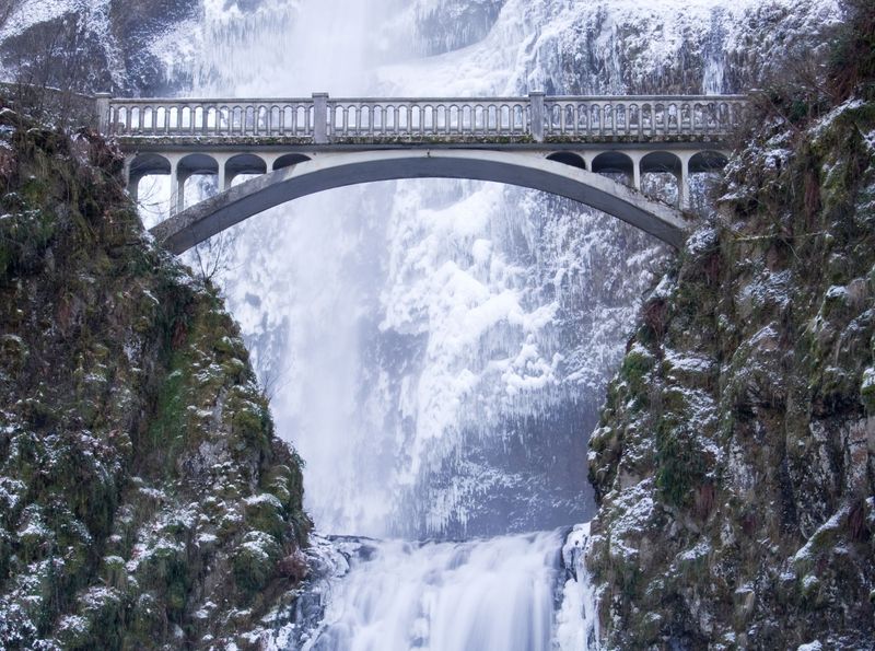 Multnomah Falls – Oregon's Fairytale Cascade