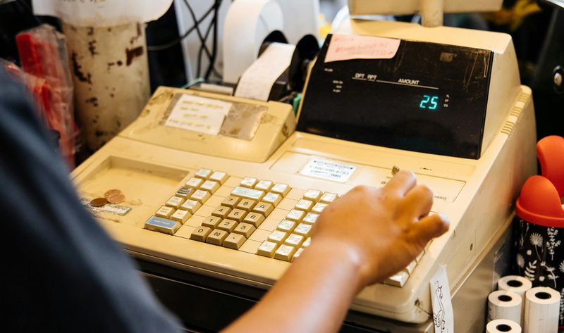 Manual Cash Registers with No Digital Displays