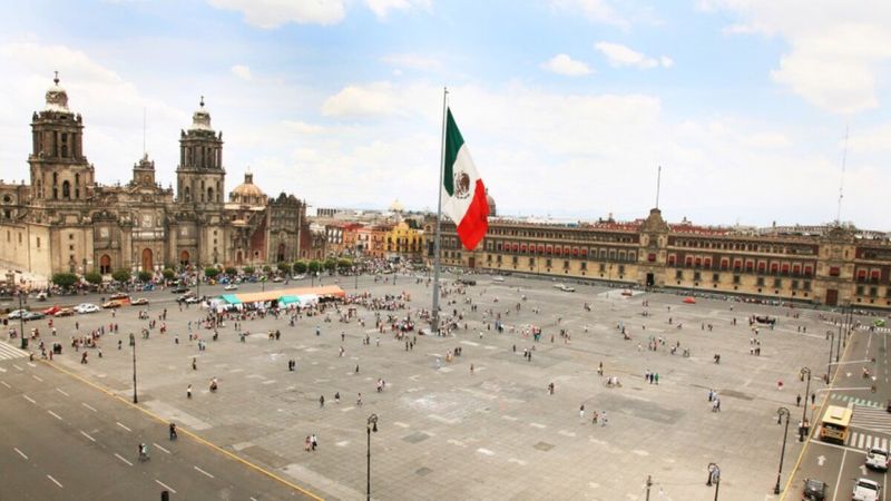 Mexico City's Zócalo at Peak Hours