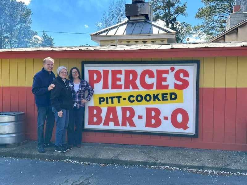 Pierce's Pitt Bar-B-Que – Williamsburg, Virginia