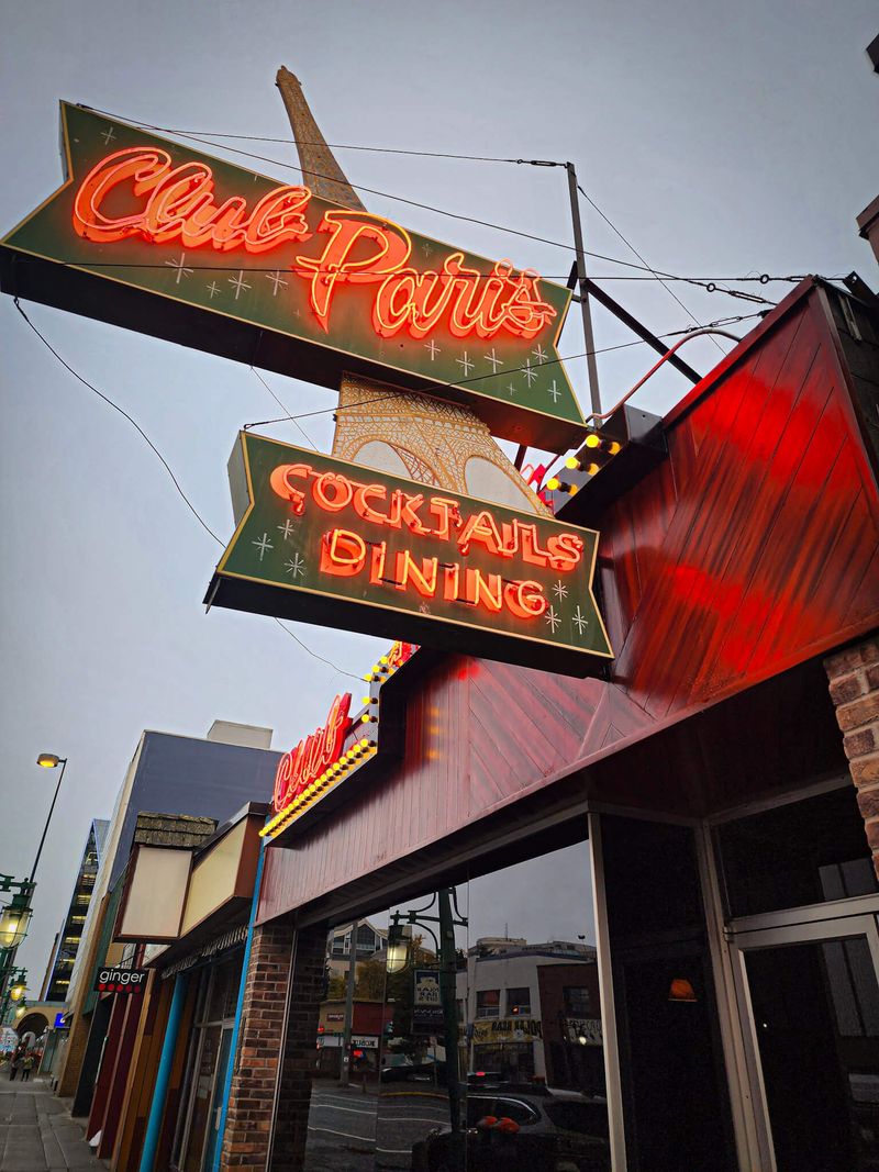 Alaska: Club Paris (Anchorage)