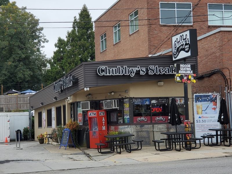Chubby's - Better Than Its Famous Neighbor