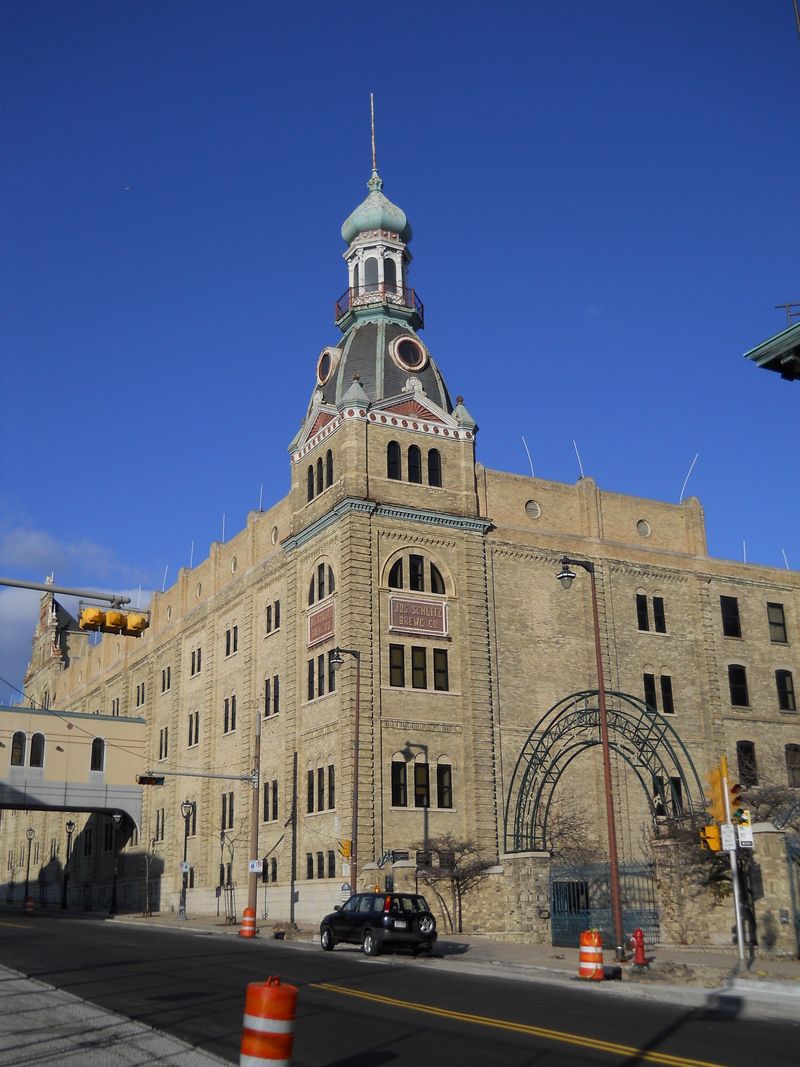 Schlitz Brewing Company – Milwaukee's Industrial Marvel (1910s)