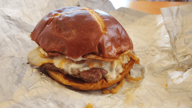 Wendy’s Pretzel Bacon Pub Cheeseburger