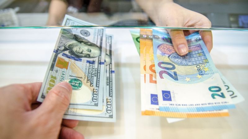 Avoid Currency Exchange Traps