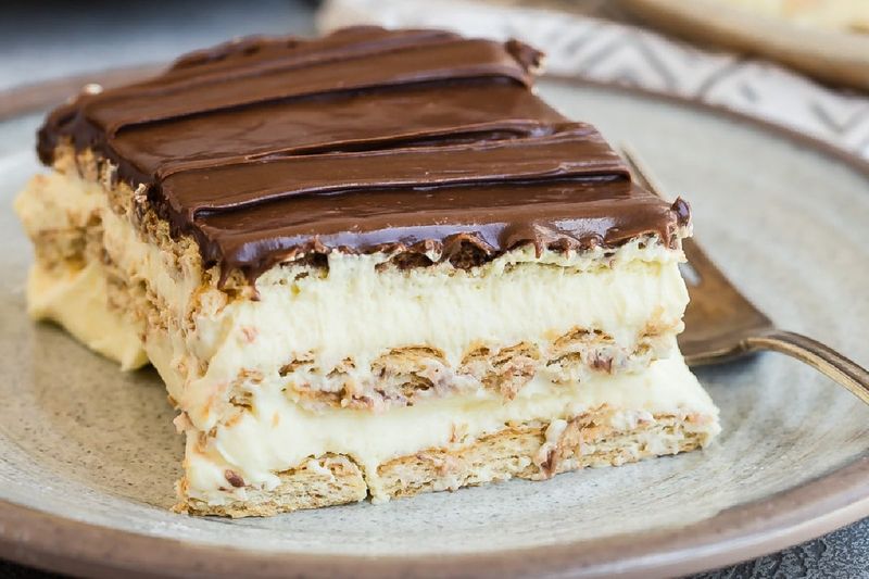 Chocolate Éclair Cake