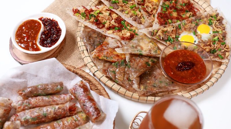 Bánh Tráng Kẹp - The Crispy Street Snack