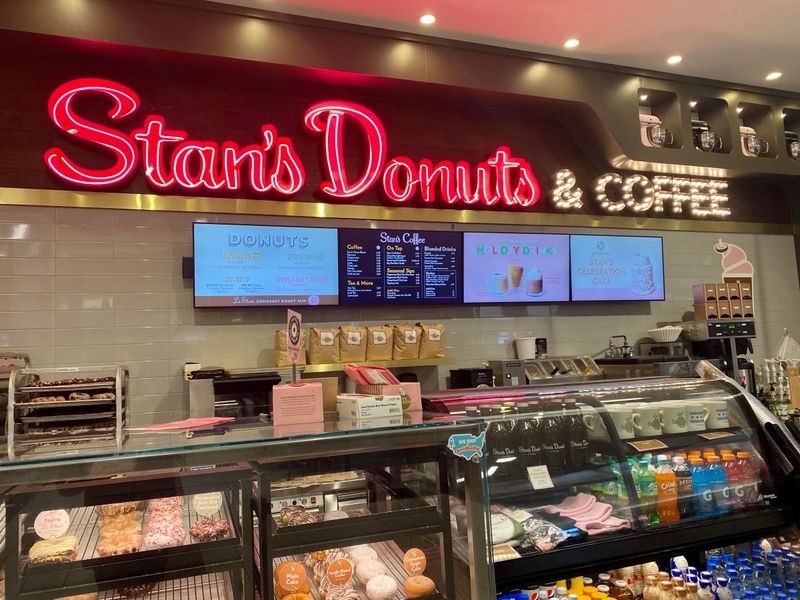 Stan's Donuts - Chicago's Hollywood Transplant Success