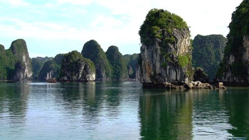 Ha Long Bay, Vietnam: Dragon's Playground