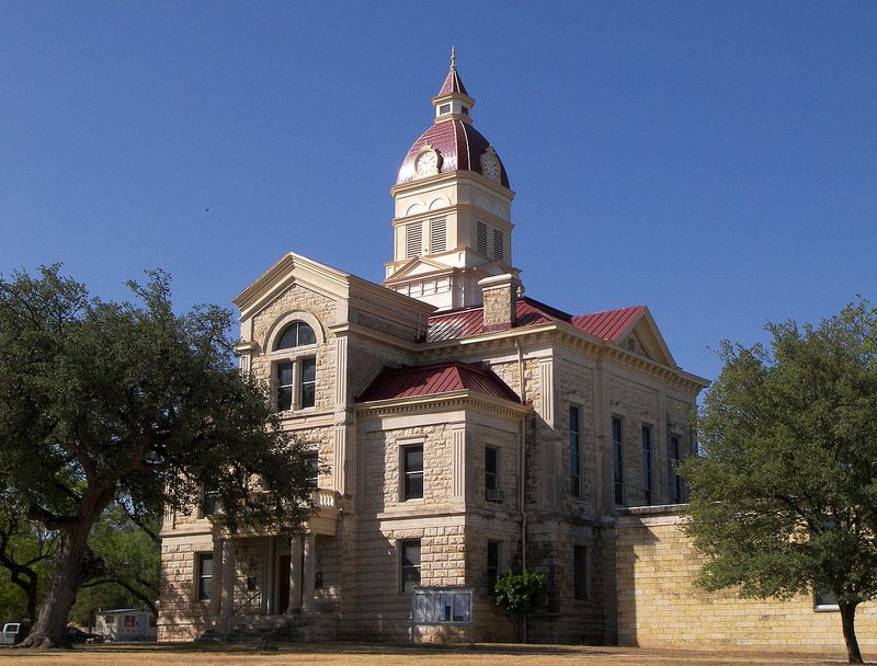 Wander Historic Downtown & Courthouse