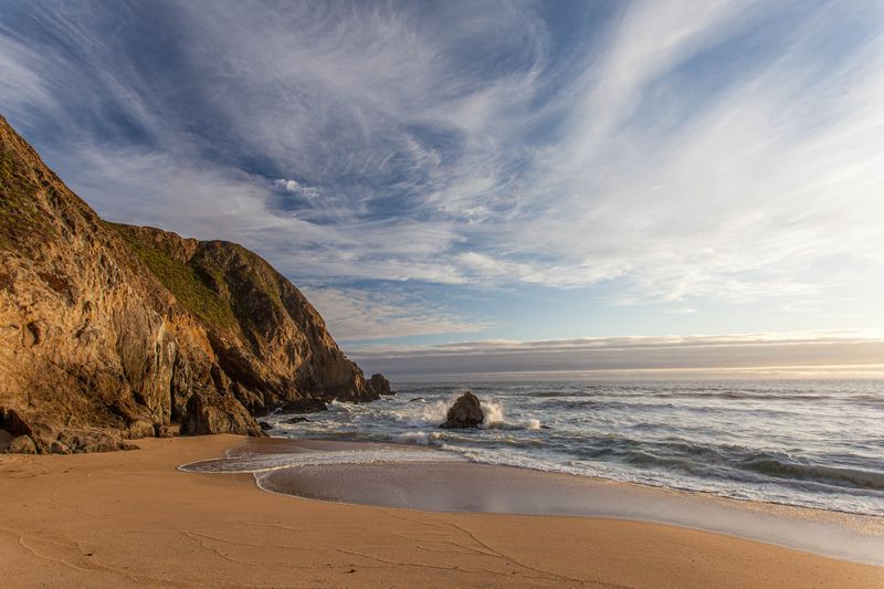 Gray Whale Cove Beach (Devil's Slide Beach)