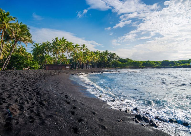 Kilauea Black Sand Beach, Hawaii, USA
