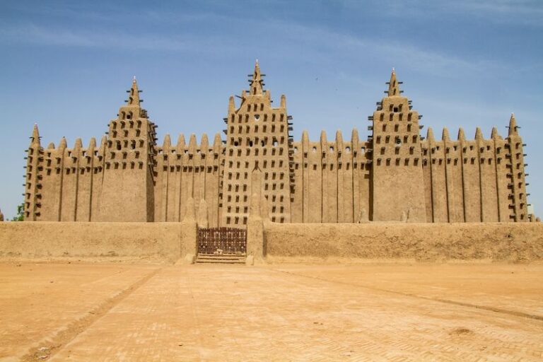 31 Ancient Structures Still Used Daily Around the World - We3Travel