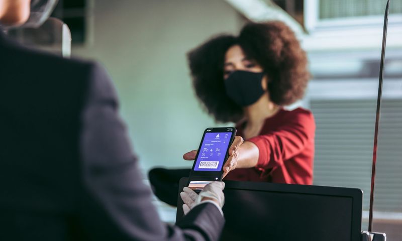Be Ready with ID and Boarding Pass