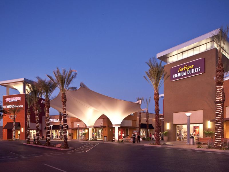 Outlet Malls