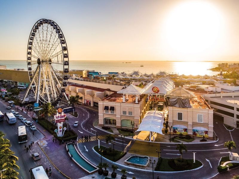 La Isla Shopping Village