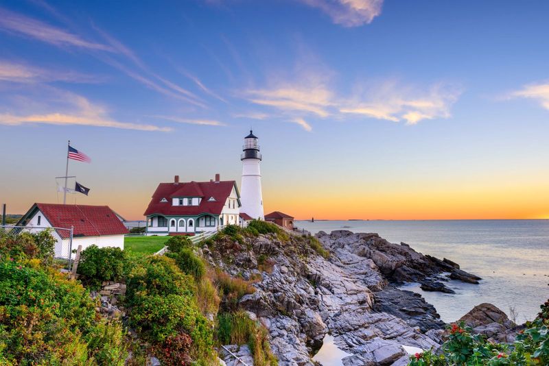 Picturesque Retreat to Maine's Coast