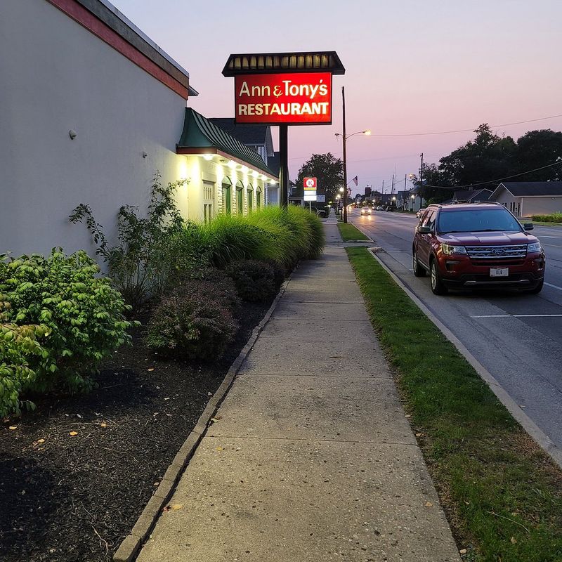 Ann & Tony's (West Jefferson) – Red sauce so good, you'll side-eye your own family's
