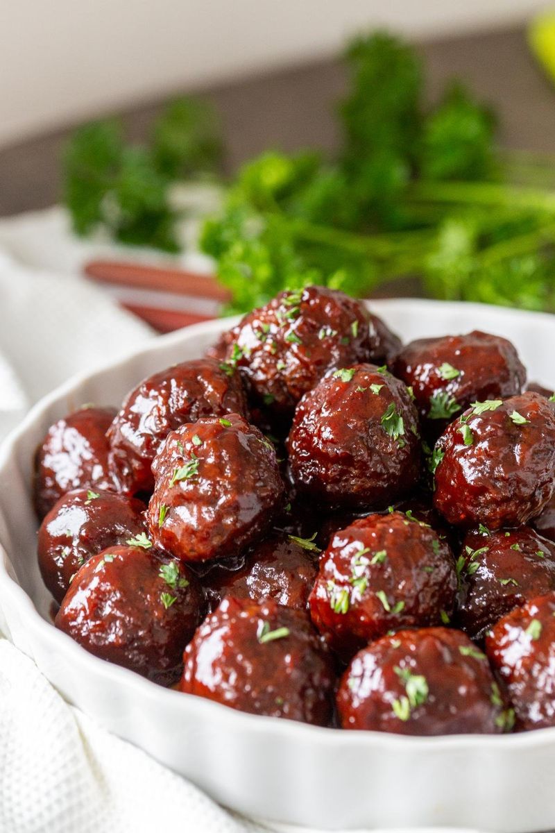 Cocktail Meatballs in Grape Jelly Sauce