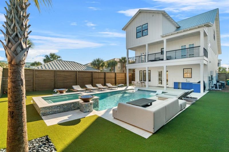 Beach House: Personalized Experience