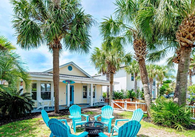Beach House: Pet-Friendly Options