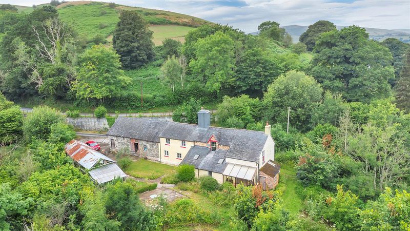 Llanrhaeadr-ym-Mochnant, Powys