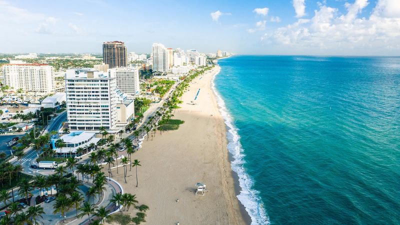 Perfect Location Between Beach and City